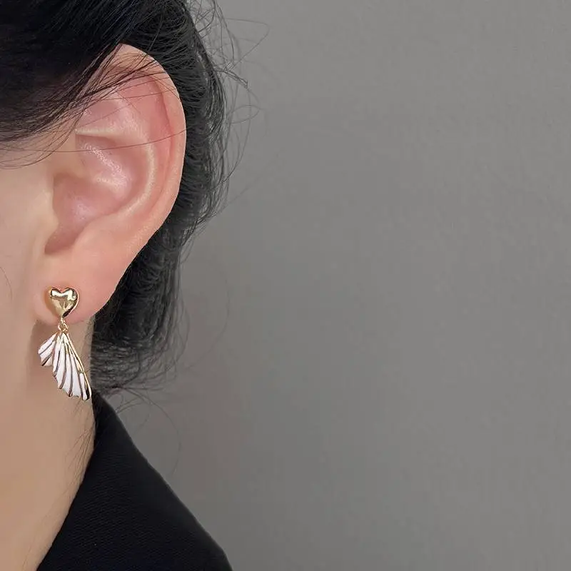 Fashionable Heart Earring-1