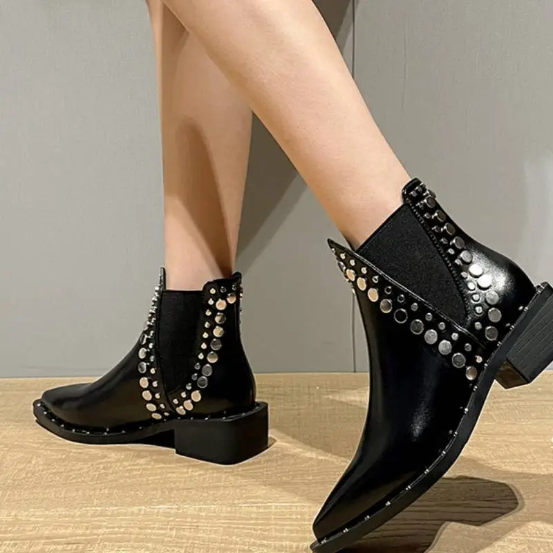 Simple Plain Chelsea Boot-1