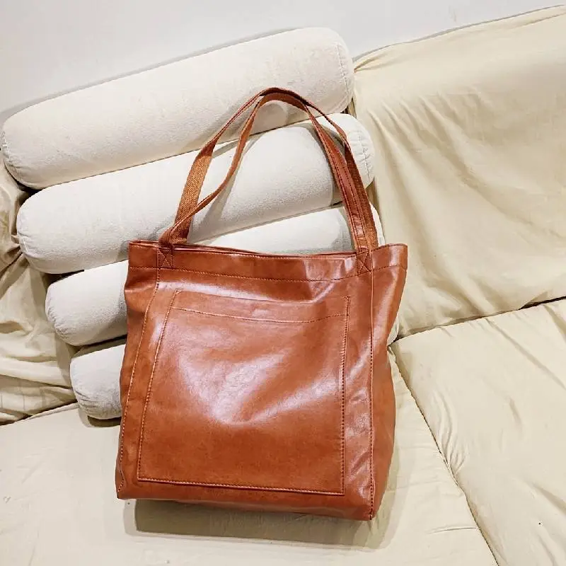 Retro Large Capacity Shoulder Bag-1