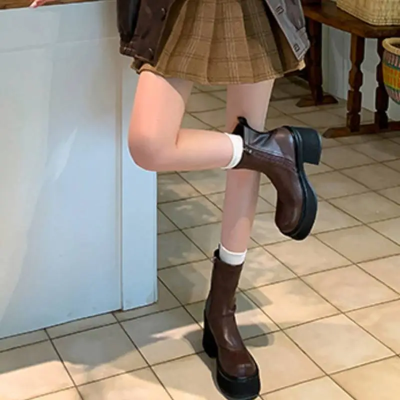 Fashionable Basics Ankle Boots-7