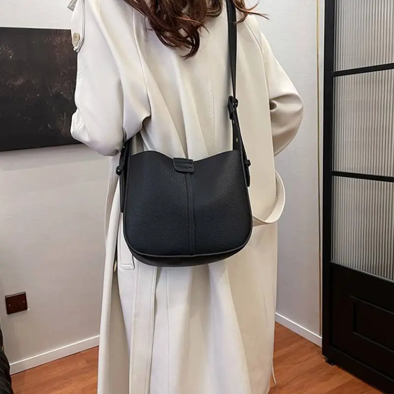 Simple Funky Crossbody Bag-2