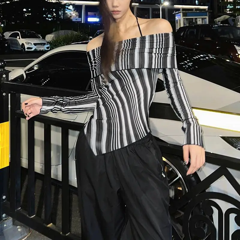 Fashionable Striped T Shirt Women-2