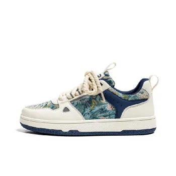 Casual Sneakers with Contrast Color Design