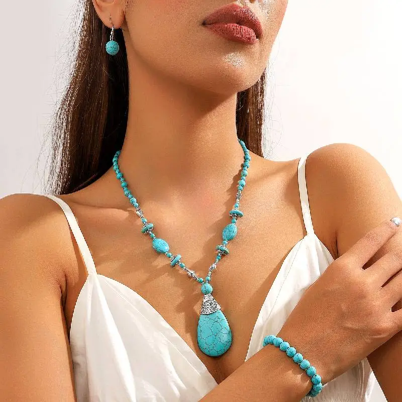 Retro Geometric Necklace Women-1