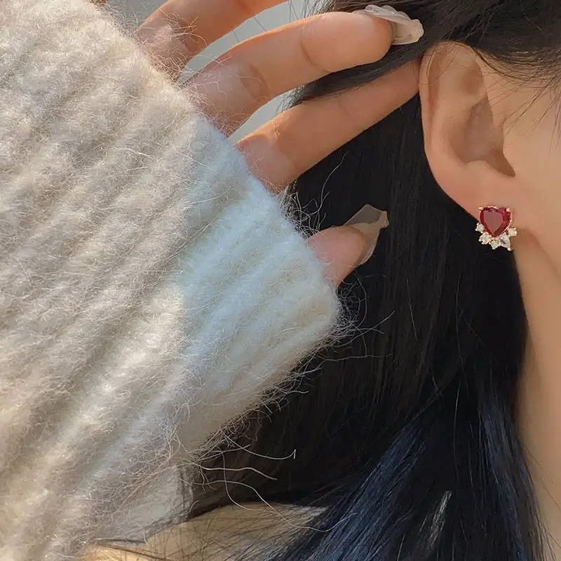 Retro Elegant Heart Earring-1