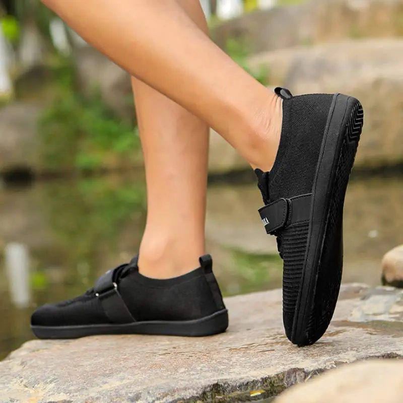 Sporty Breathable River Trekking Shoes-7