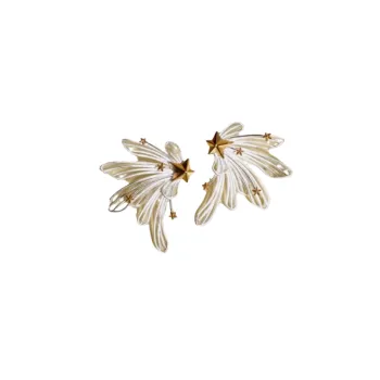 Sports Fashion Ear Stud