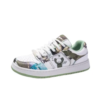 Fashionable Cartoon Skateboarding Shoes
