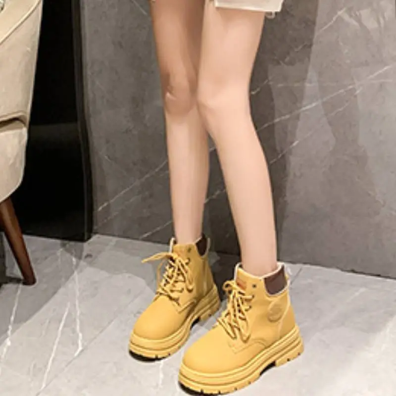 Retro Fashion Outdoor Boots-1