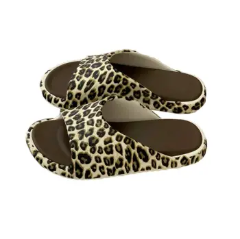 Fashionable Leopard Print Flip Flops