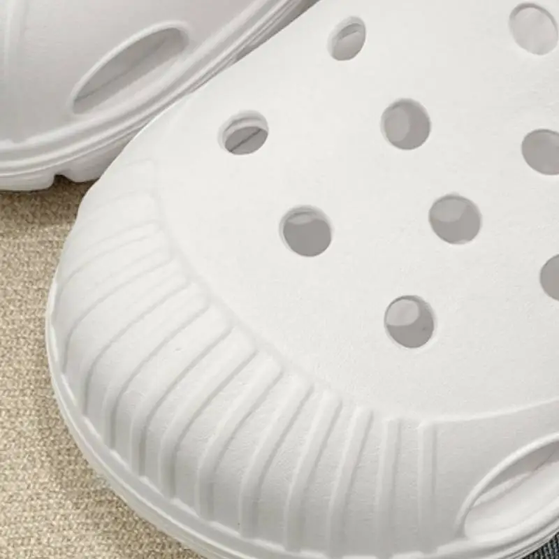 Fashionable Breathable Clogs-6
