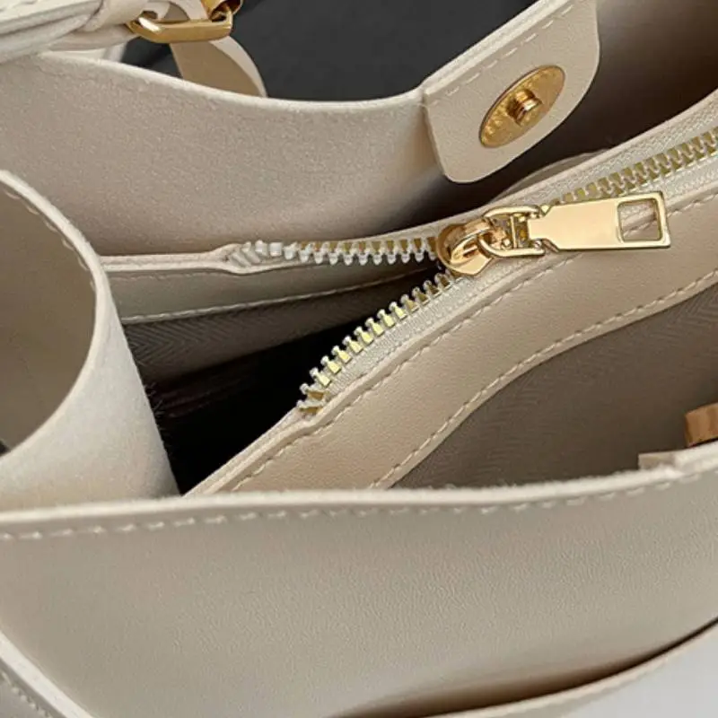 Retro Distress Shoulder Bag-13