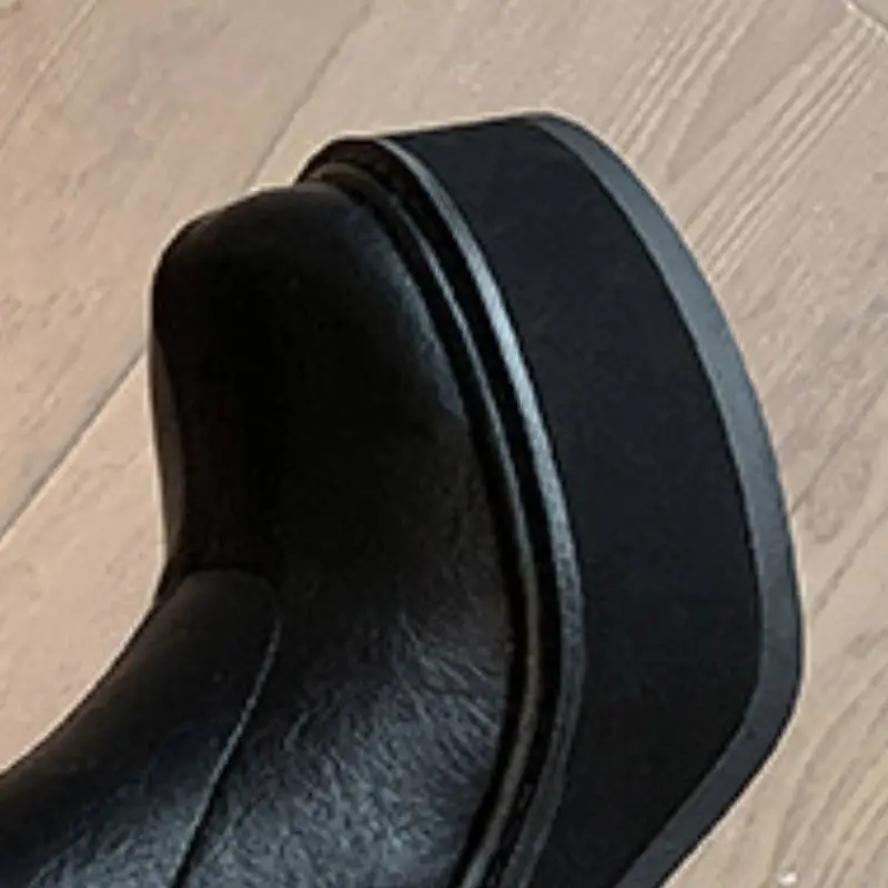 Fashionable Basics Ankle Boots-3