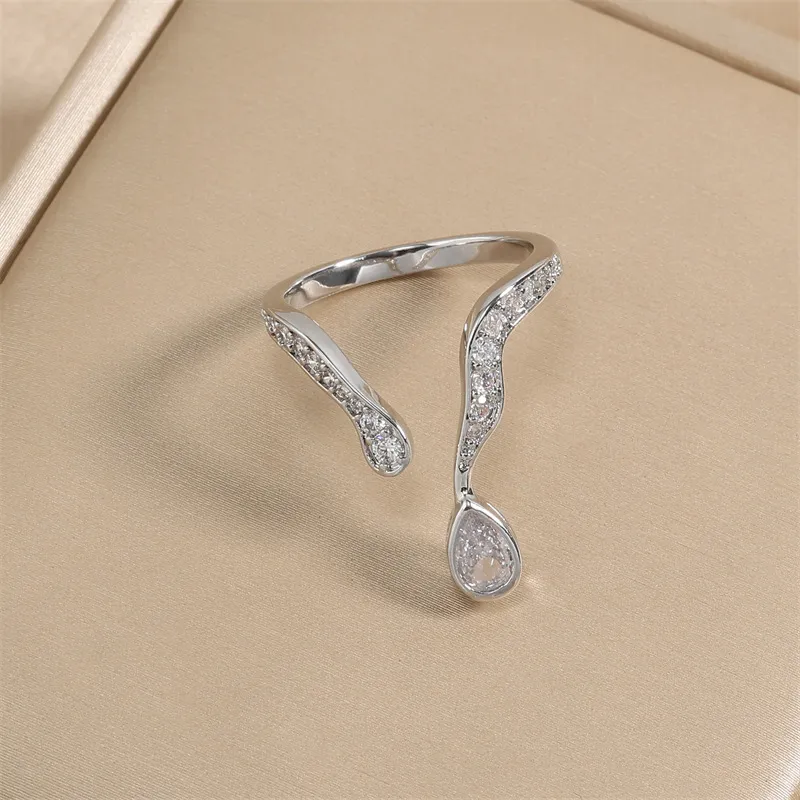 Fashionable Glamorous Ring-2