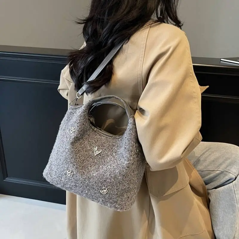 Fashionable Simple Handbag-1