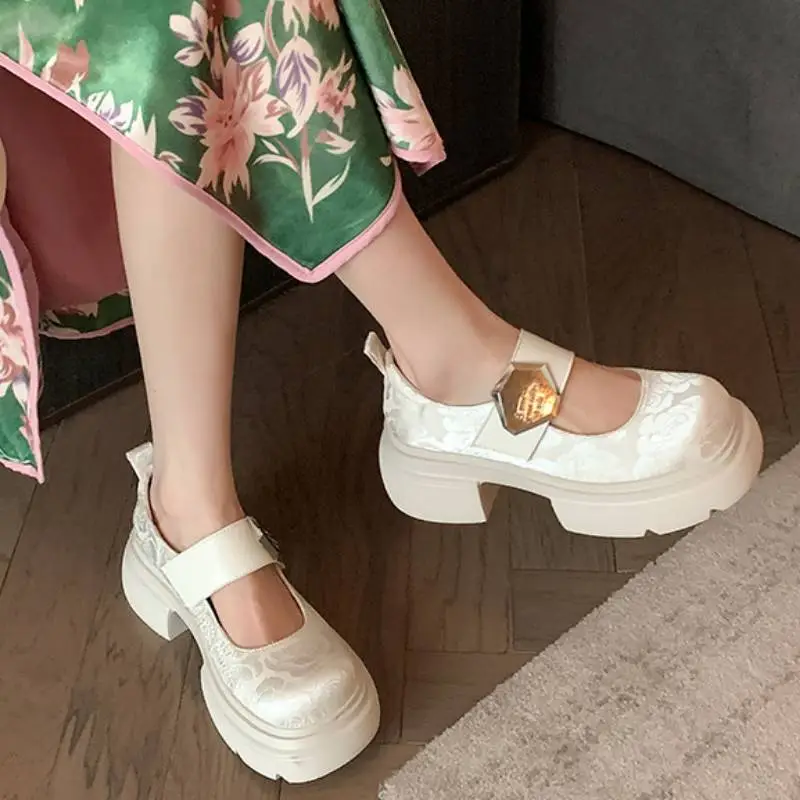 Retro Embroidery Mary Jane Shoes-2