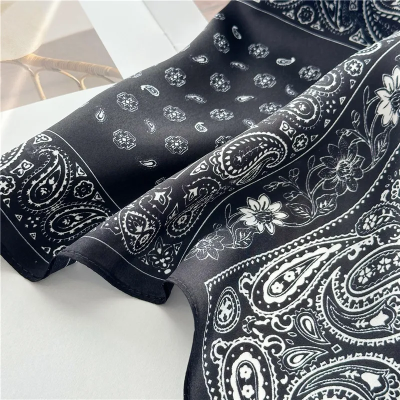 Fashionable Retro Silk Scarf-3