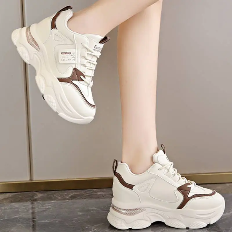 Simple Lightweight Lifestyle Shoes-5