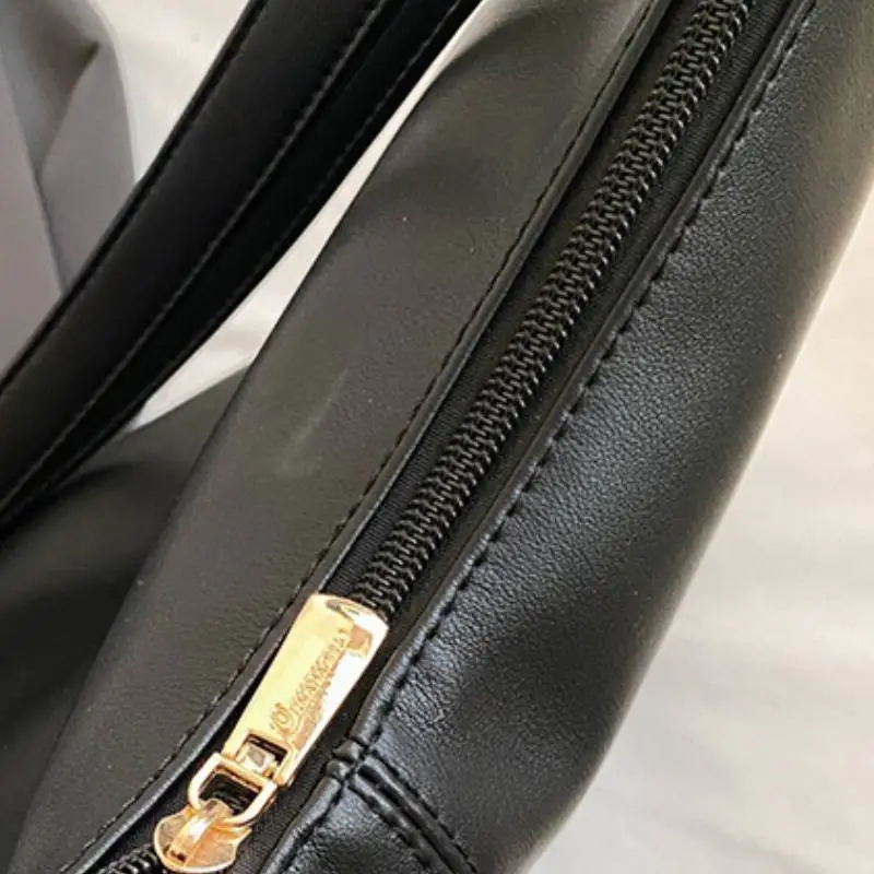 Retro Large Capacity Shoulder Bag-12