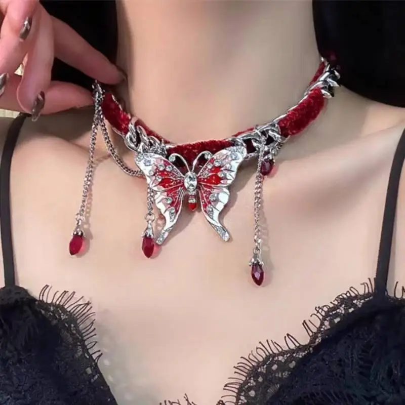 Fashionable Butterfly Fringe Necklace-2