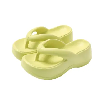 Fashionable Plain Flip Flops