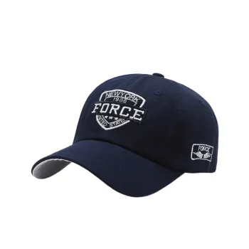Fashionable Outdoor Peaked Cap Man