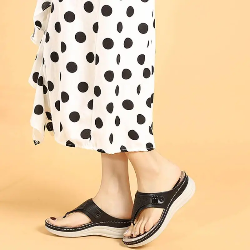 Casual Hollow Out Flip Flops-7