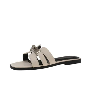 Fashionable Simple Flip Flops
