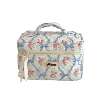 Fashionable Basics Makeup Bag