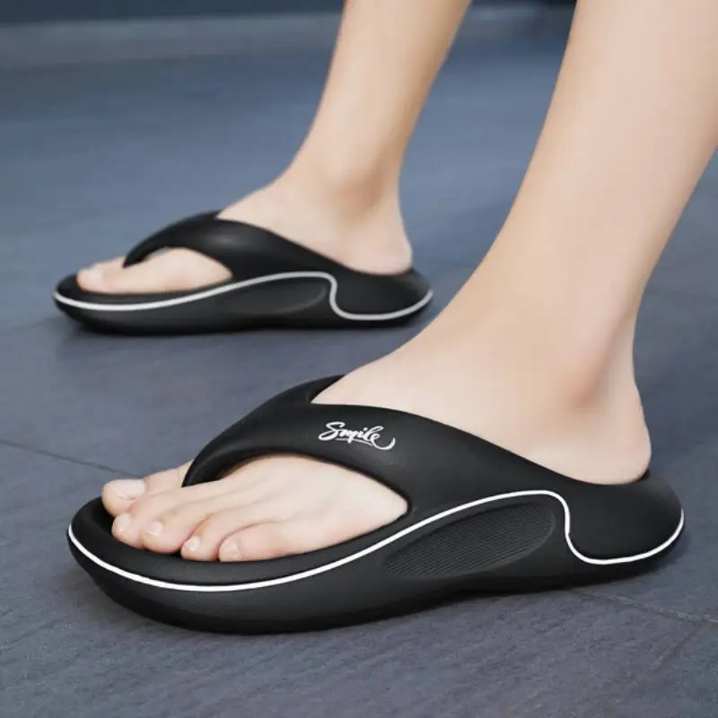 Fashionable Soft Flip Flops-7