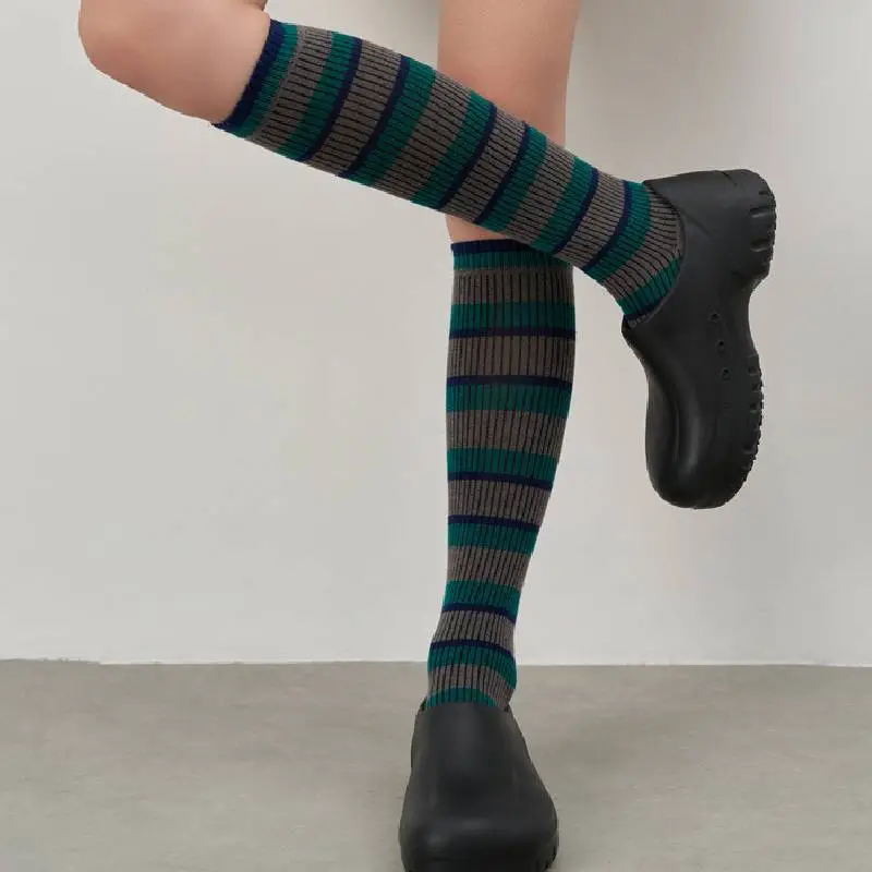 Retro Contrast Color Combed Cotton Mid Calf Sock-5