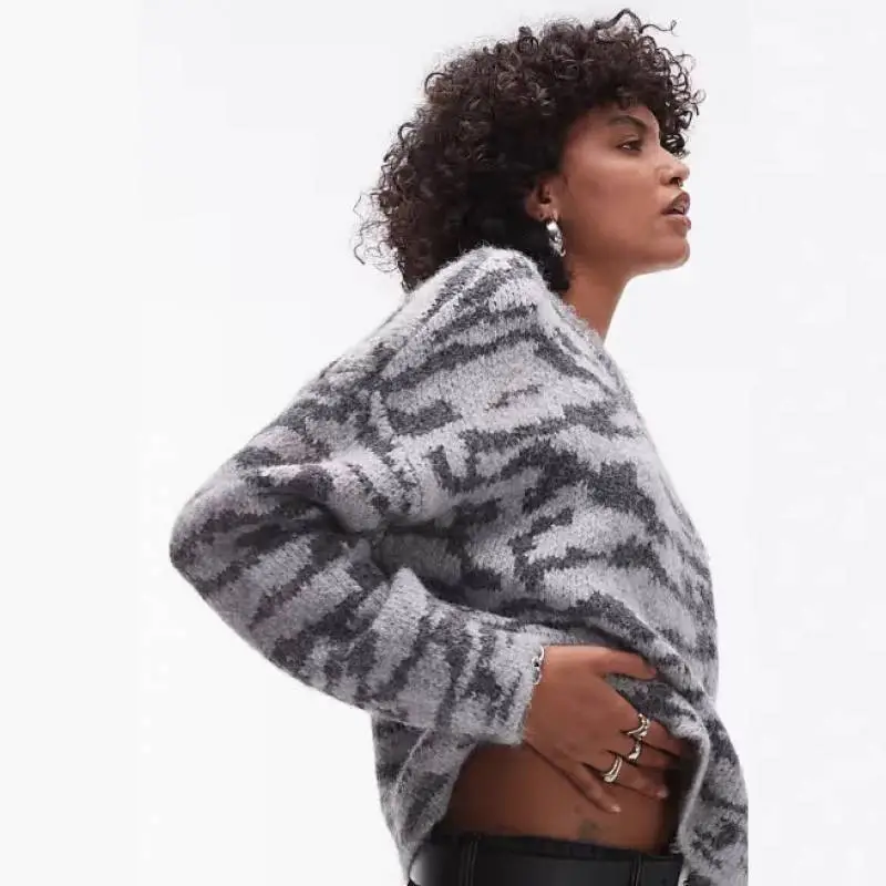 Casual Fashionable Sweater-1