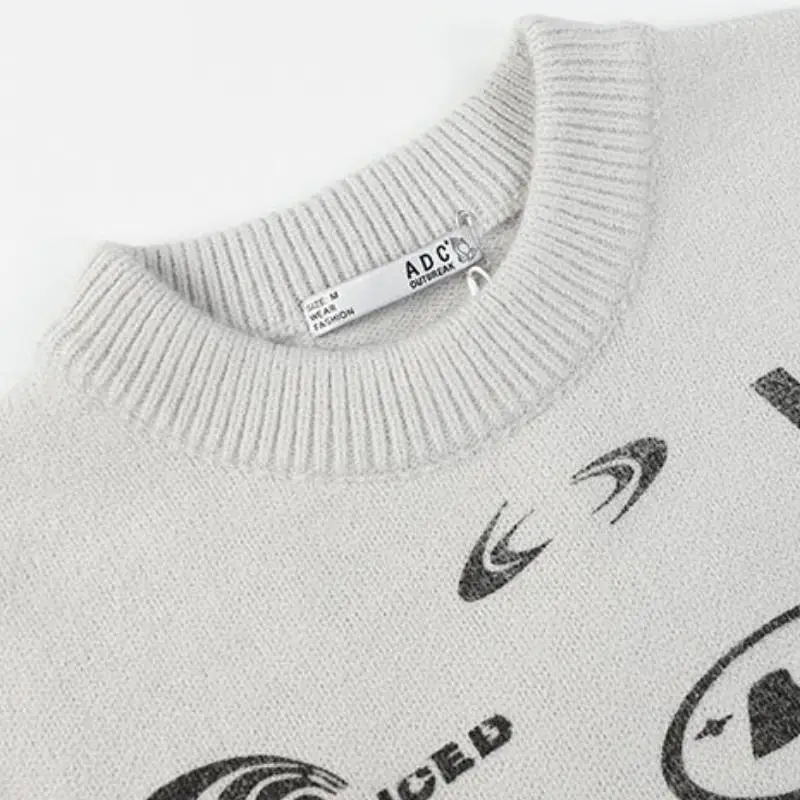 Retro Letter Cotton Blended Fabric Sweater-2