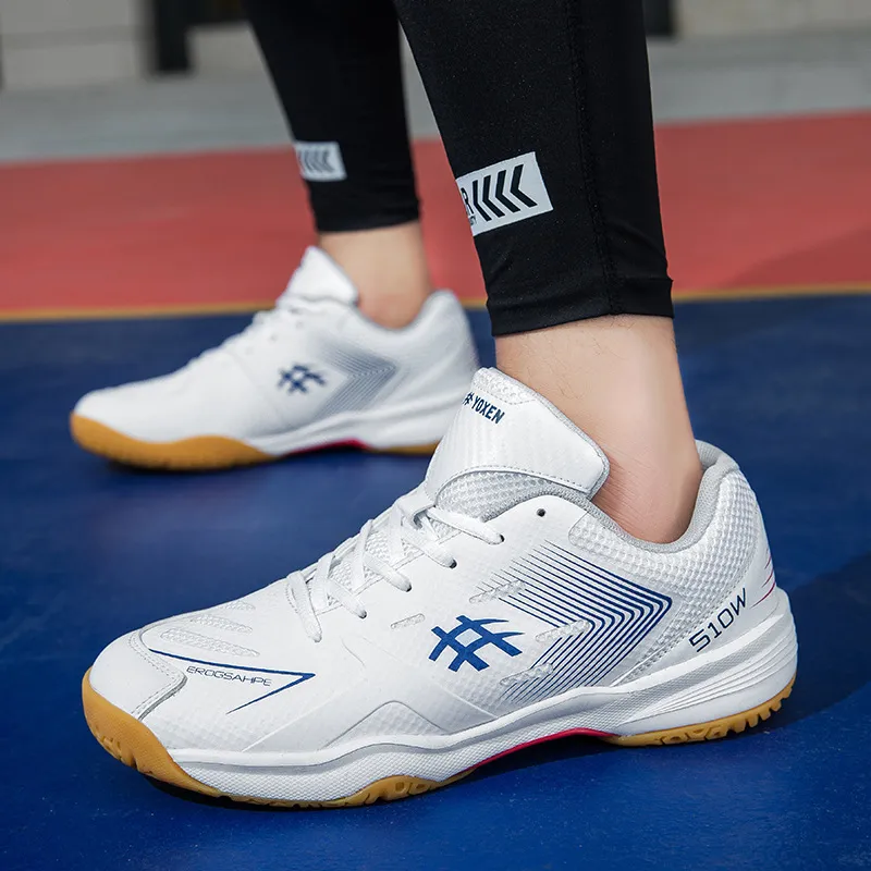 Sporty Plaid Badminton Shoes-1