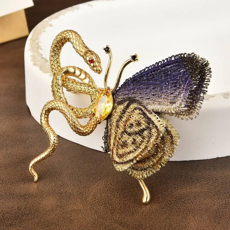 Elegant Embroidery Brooch-4
