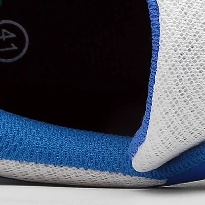 Sporty Simple Badminton Shoes-3