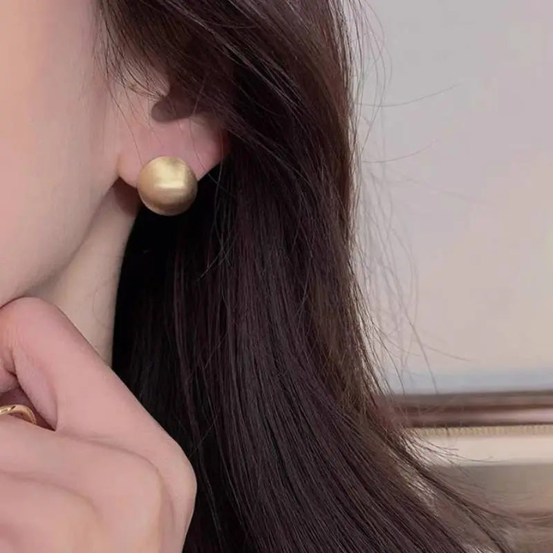Fashionable Simple Ear Stud Women-1
