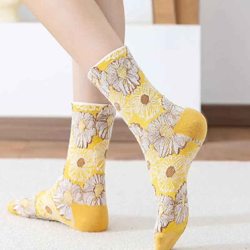Cute Retro Cotton Mid Calf Sock-1