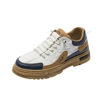 Fashionable Simple Skateboarding Shoes