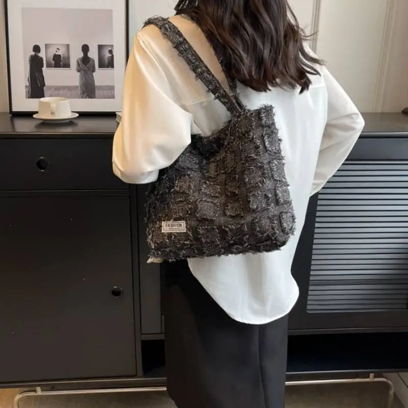 Fashionable Casual Shoulder Bag-2