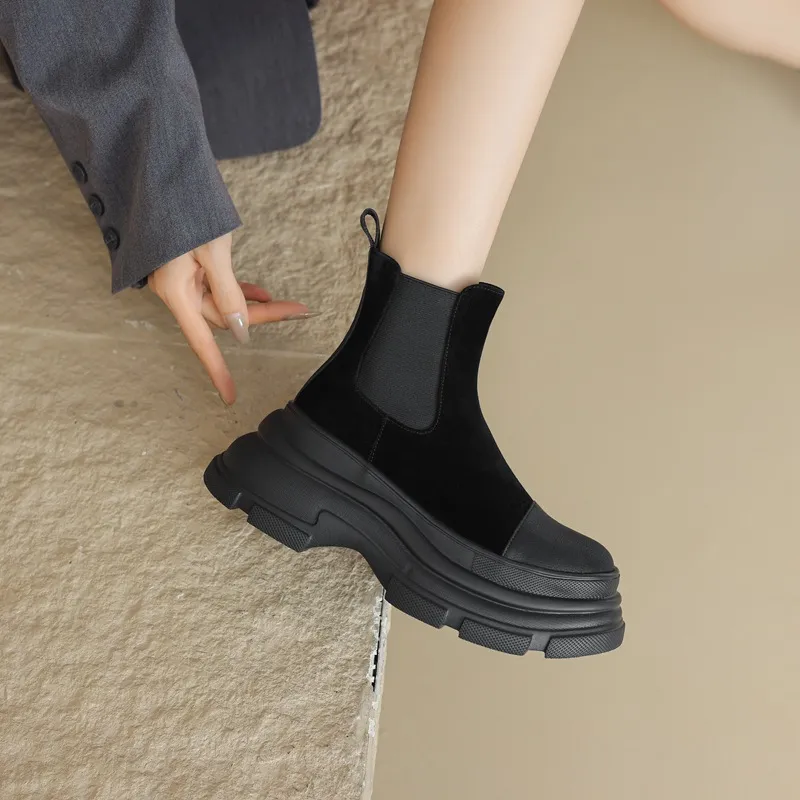 Fashionable Plain Chelsea Boot-1