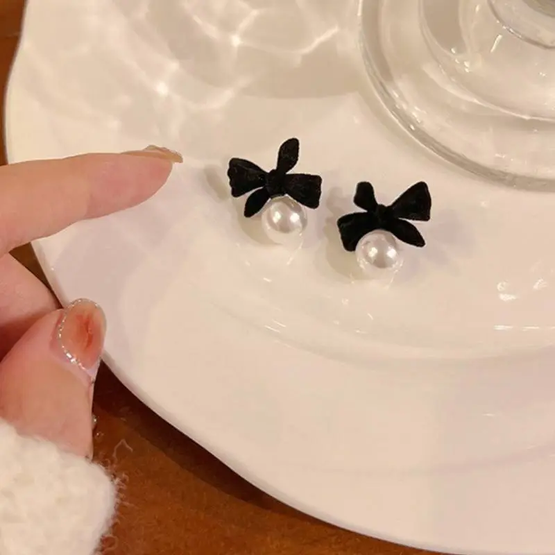 Fashionable Bow Ear Stud Women-3
