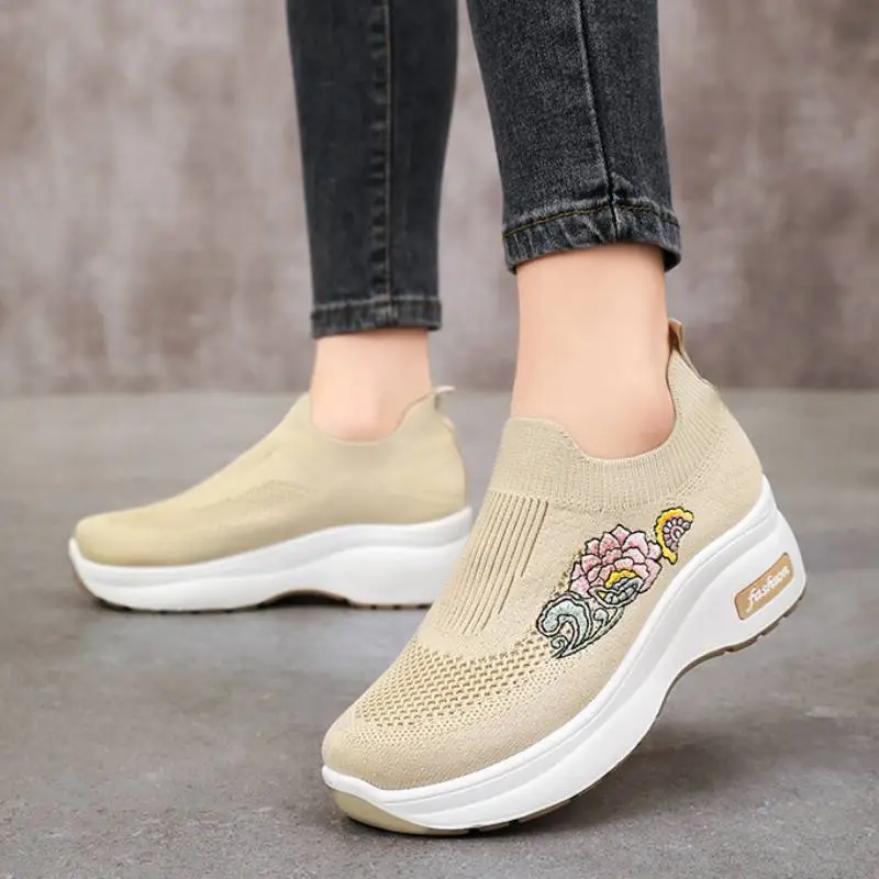 Casual Lightweight Platform Shoes-16