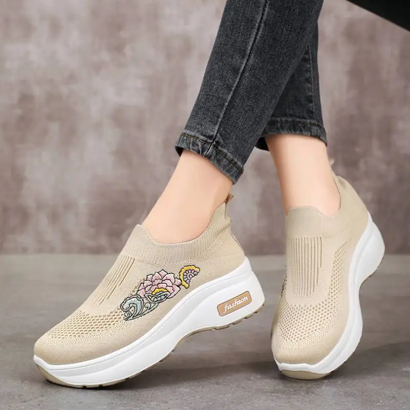 Casual Lightweight Platform Shoes-15