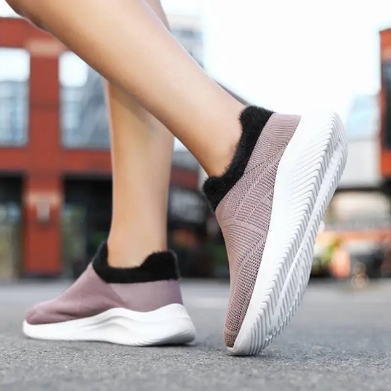 Simple Breathable Slip On Shoes-5