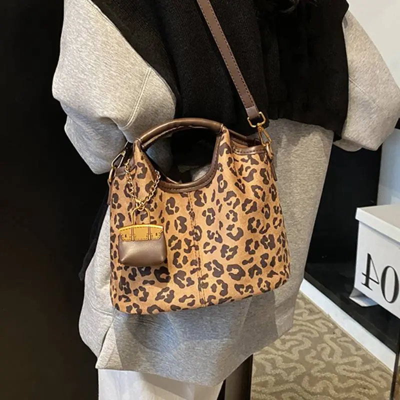 Retro Leopard Print Crossbody Bag-1