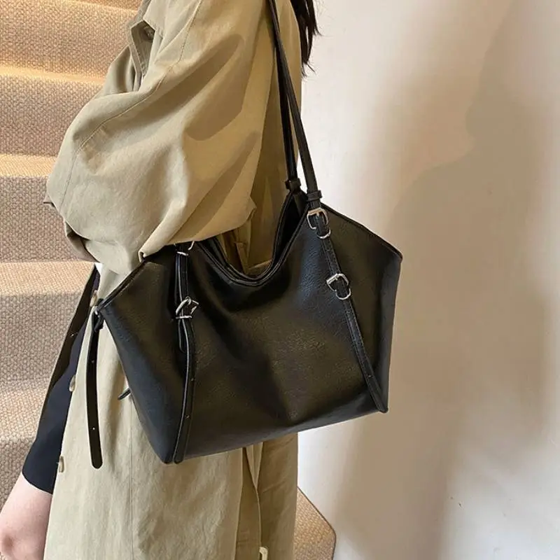 Retro Distress Shoulder Bag-4