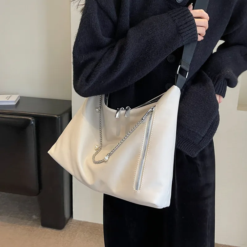 Fashionable Basics Crossbody Bag-1