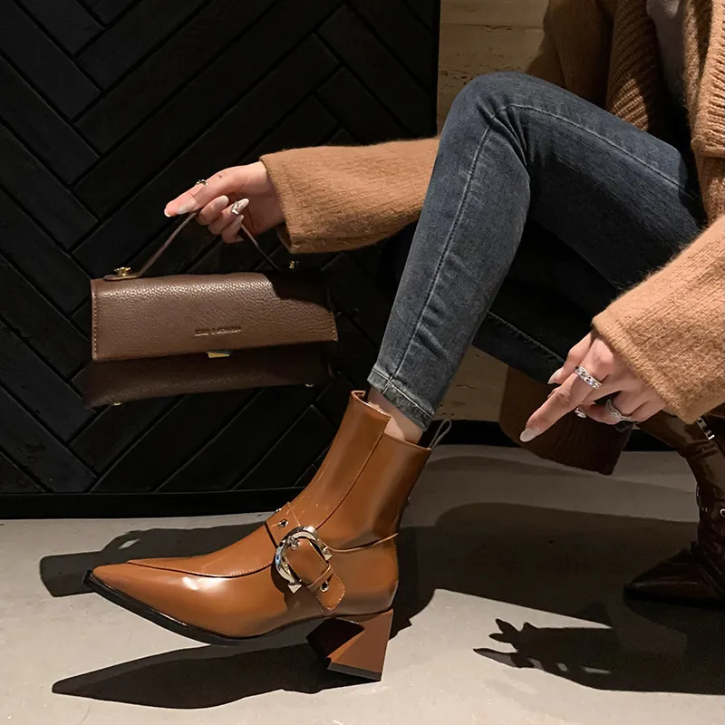 Fashionable Basics Ankle Boots-5