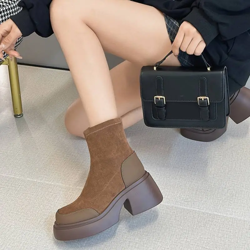 Fashionable Simple Chelsea Boot-5